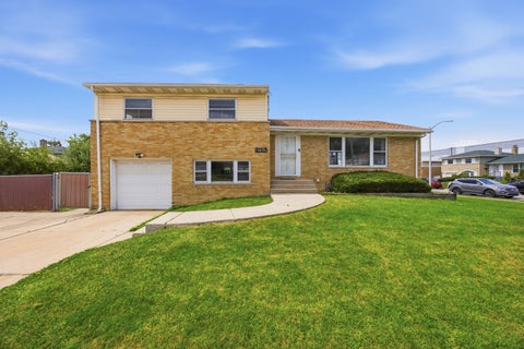 Photo of 1670 N 5th Avenue, Melrose Park, IL 60160 (MLS # 12746229)