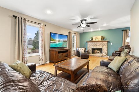 Tiny photo for 2303 Fox Bluff Lane, Spring Grove, IL 60081 (MLS # 12542780)