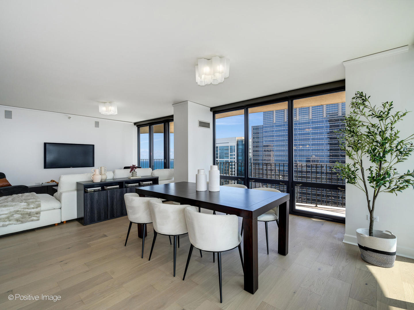 225 N Columbus Drive 6301