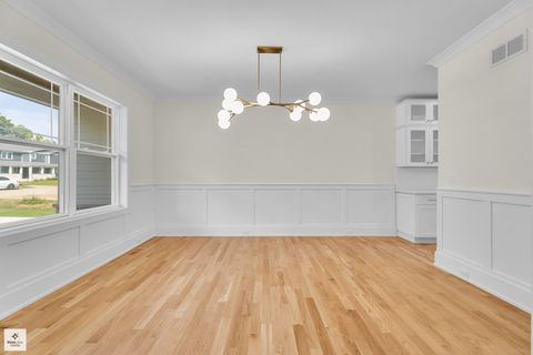 Tiny photo for 705 Glendale Road, Glenview, IL 60025 (MLS # 12520412)