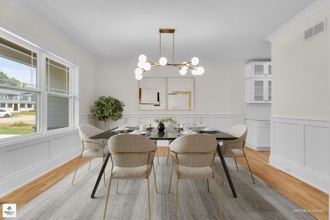 Tiny photo for 705 Glendale Road, Glenview, IL 60025 (MLS # 12520412)