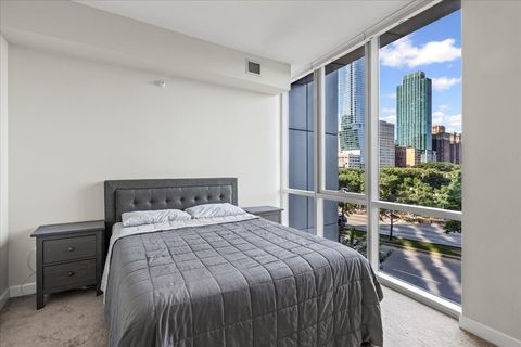 Tiny photo for 1201 S Prairie Avenue #403, Chicago, IL 60605 (MLS # 12452453)