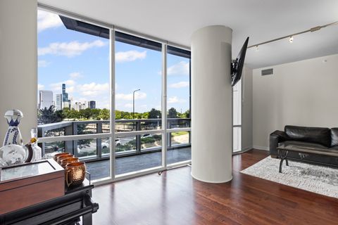 Tiny photo for 1201 S Prairie Avenue #403, Chicago, IL 60605 (MLS # 12452453)