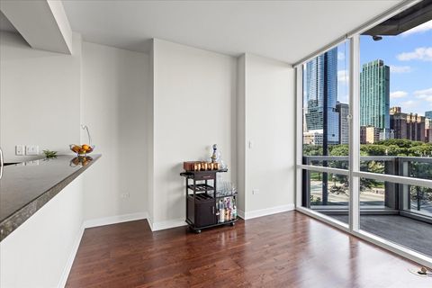 Tiny photo for 1201 S Prairie Avenue #403, Chicago, IL 60605 (MLS # 12452453)