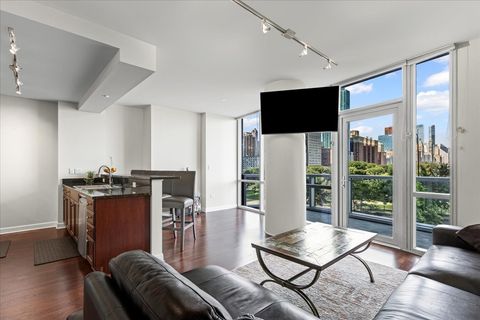 Tiny photo for 1201 S Prairie Avenue #403, Chicago, IL 60605 (MLS # 12452453)