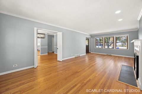 Tiny photo for 153 N Park Boulevard, Glen Ellyn, IL 60137 (MLS # 12511678)