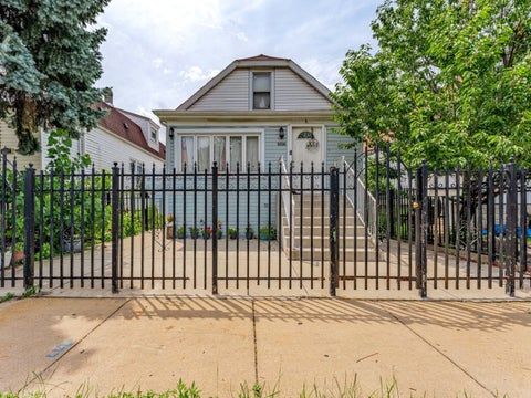 Photo of 5730 S Washtenaw Avenue, Chicago, IL 60629 (MLS # 12775414)