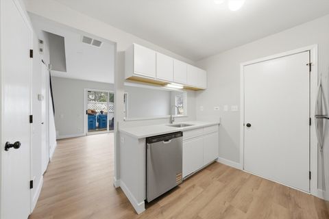 Tiny photo for 402 Trenton Court, Aurora, IL 60504 (MLS # 12588564)