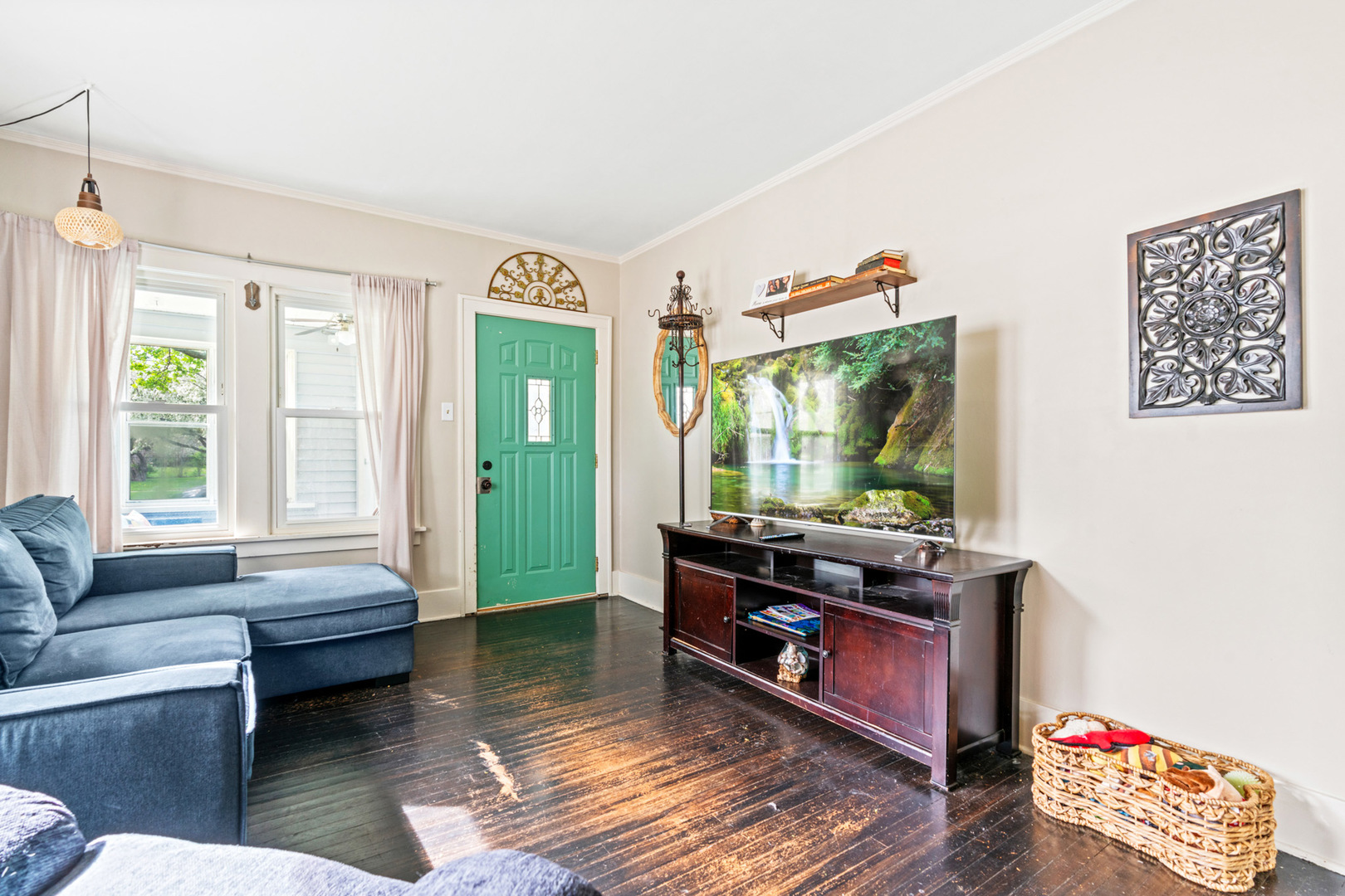 123 W York Avenue