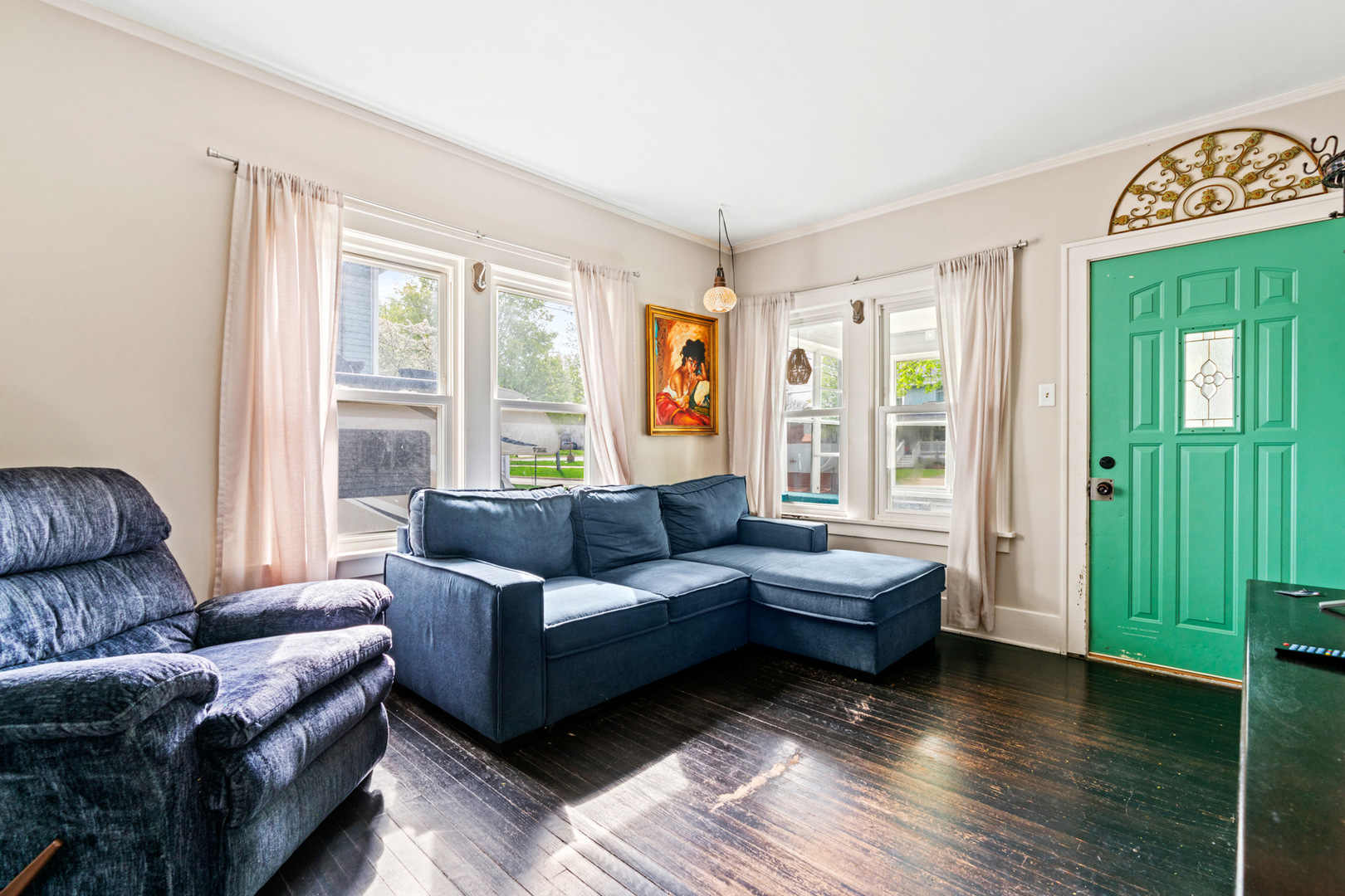 123 W York Avenue