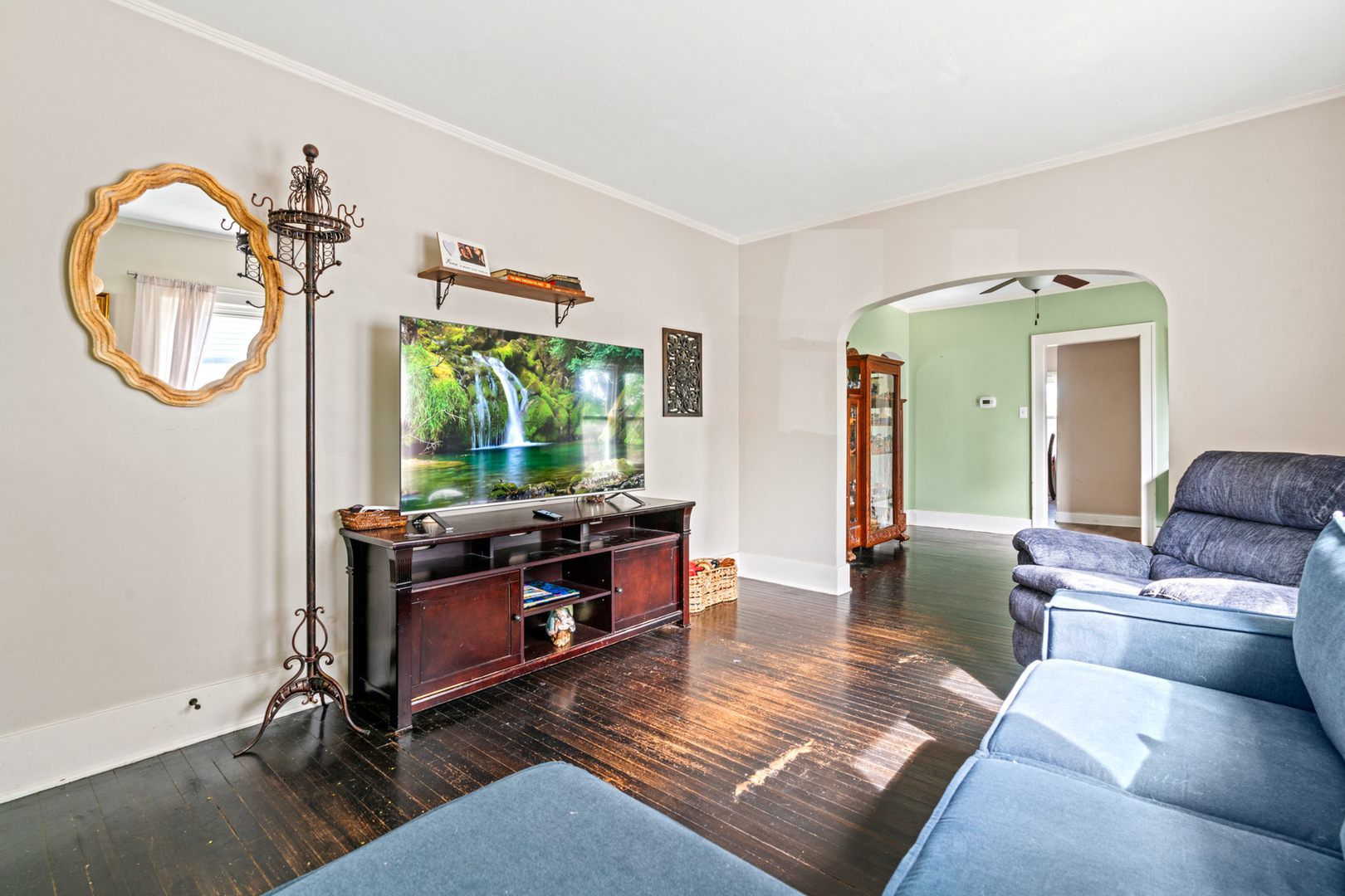 123 W York Avenue