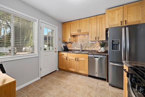 Tiny photo for 36712 N Traer Terrace, Gurnee, IL 60031 (MLS # 12481220)