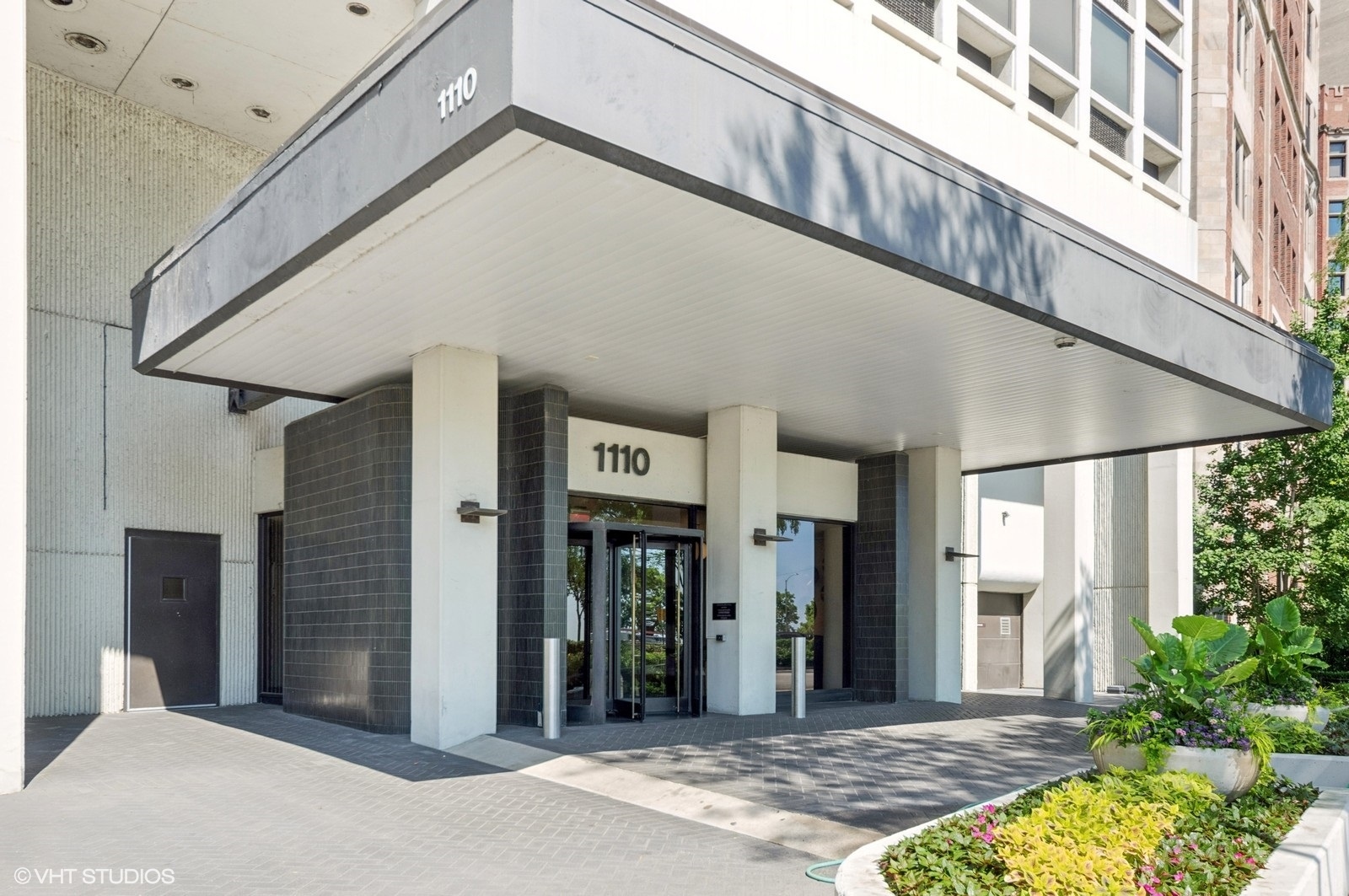 1110 N Lake Shore Drive 20S