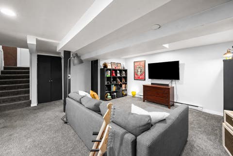 Tiny photo for 332 Forest Road, Davenport, IA 52803 (MLS # 12718036)