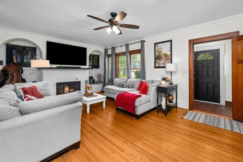 Tiny photo for 332 Forest Road, Davenport, IA 52803 (MLS # 12718036)