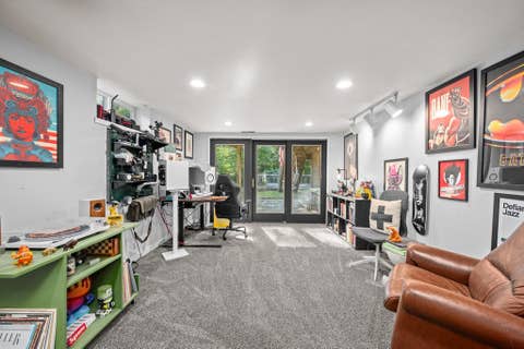 Tiny photo for 332 Forest Road, Davenport, IA 52803 (MLS # 12718036)