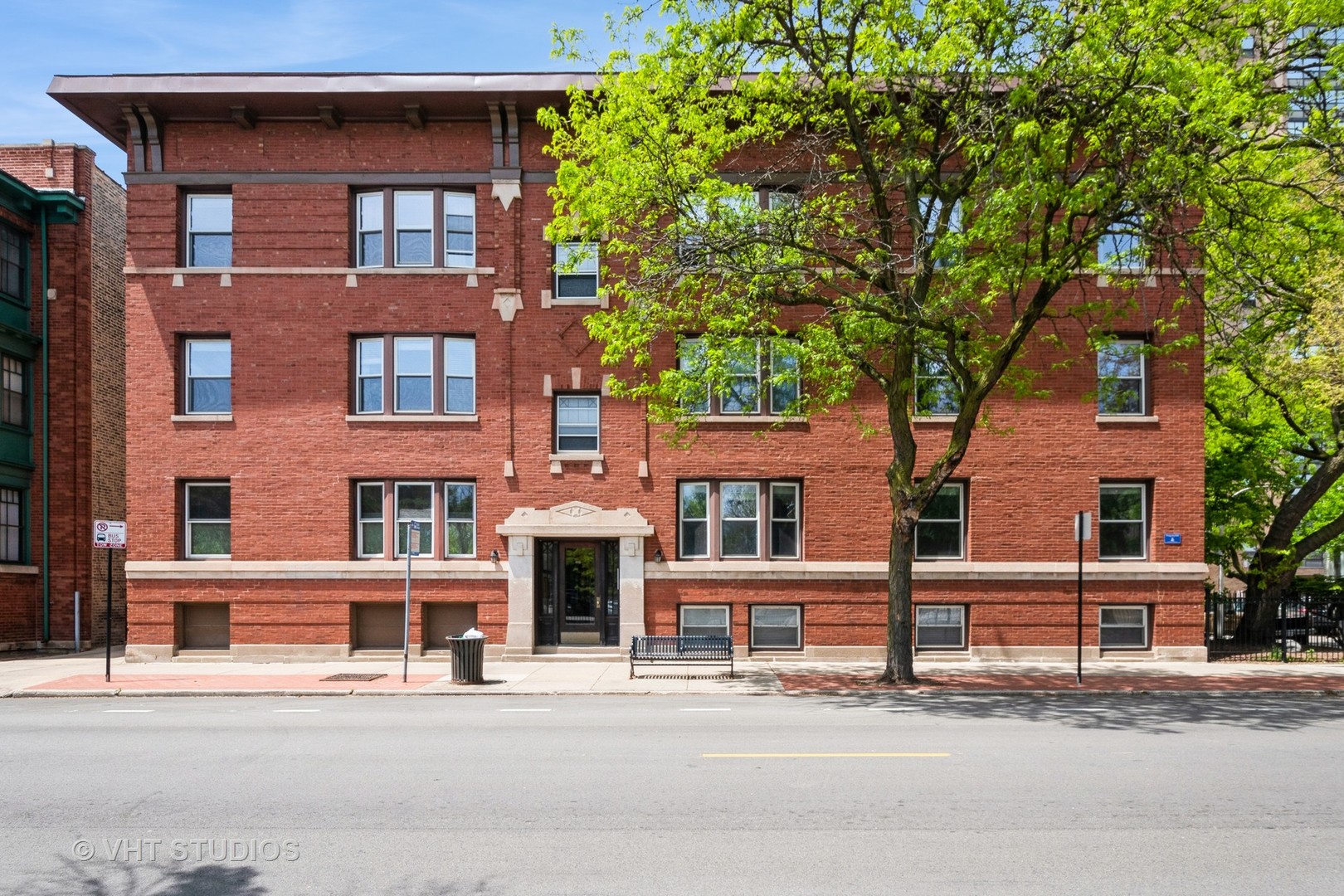 4148 N CLARENDON Avenue 102