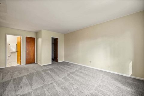 Tiny photo for 1311 S Finley Road #416, Lombard, IL 60148 (MLS # 12490217)