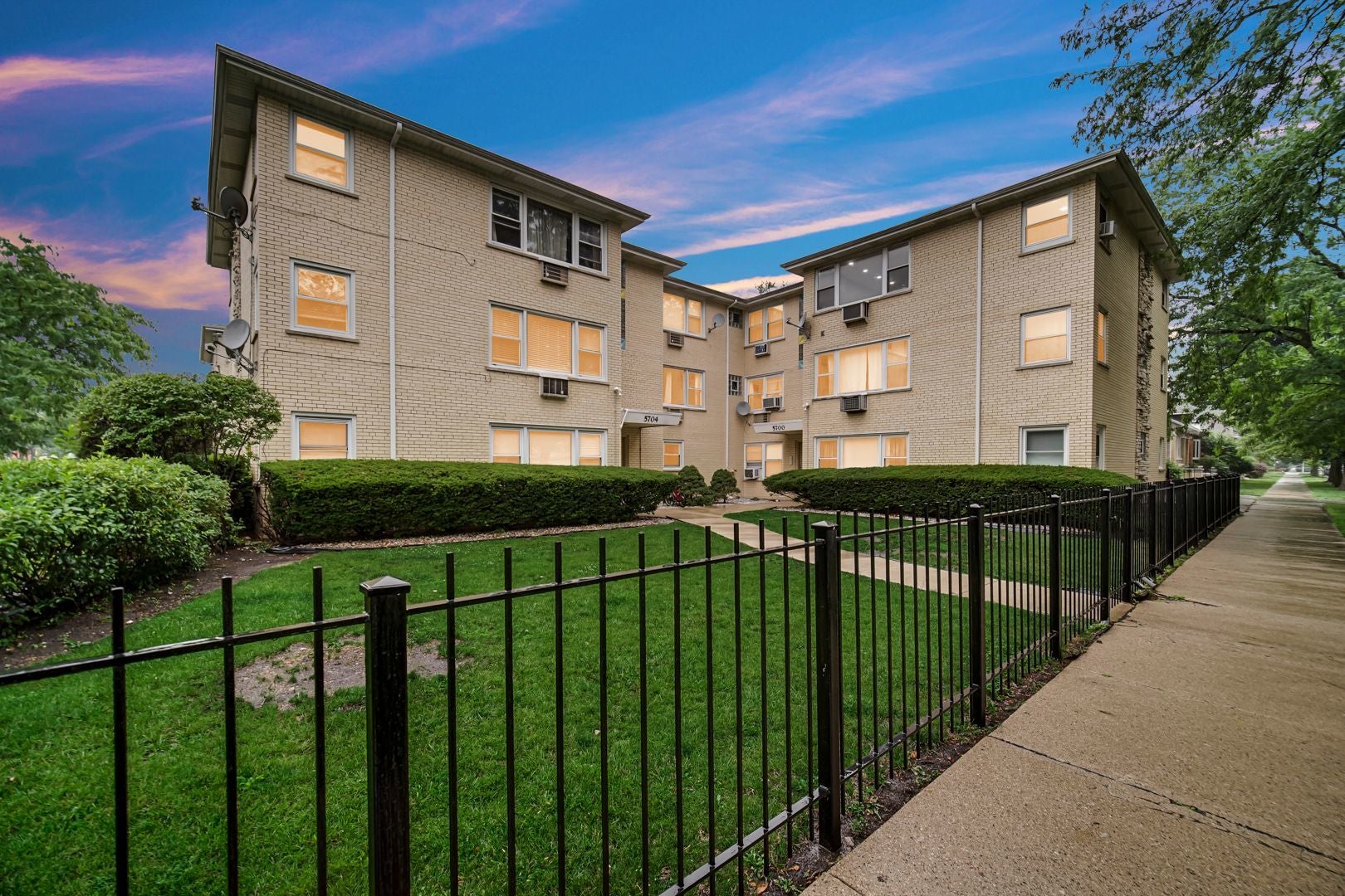 5700 W Montrose Avenue 3D