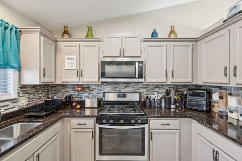 Tiny photo for 148 W Lindsay Drive, Round Lake Beach, IL 60073 (MLS # 12538110)