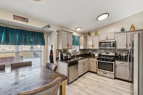 Tiny photo for 148 W Lindsay Drive, Round Lake Beach, IL 60073 (MLS # 12538110)