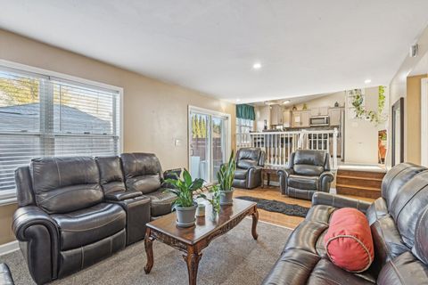 Tiny photo for 148 W Lindsay Drive, Round Lake Beach, IL 60073 (MLS # 12538110)