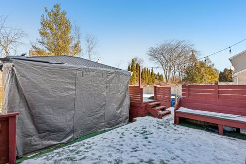 Tiny photo for 148 W Lindsay Drive, Round Lake Beach, IL 60073 (MLS # 12538110)