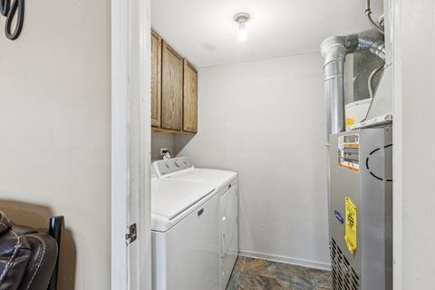 Tiny photo for 148 W Lindsay Drive, Round Lake Beach, IL 60073 (MLS # 12538110)