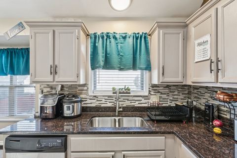 Tiny photo for 148 W Lindsay Drive, Round Lake Beach, IL 60073 (MLS # 12538110)