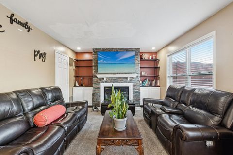 Tiny photo for 148 W Lindsay Drive, Round Lake Beach, IL 60073 (MLS # 12538110)