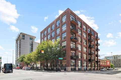 Tiny photo for 701 W Jackson Boulevard #102, Chicago, IL 60661 (MLS # 12608522)