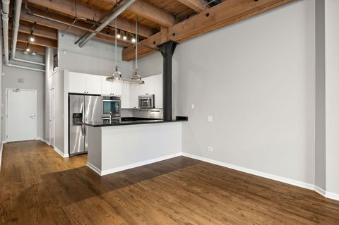 Tiny photo for 701 W Jackson Boulevard #102, Chicago, IL 60661 (MLS # 12608522)