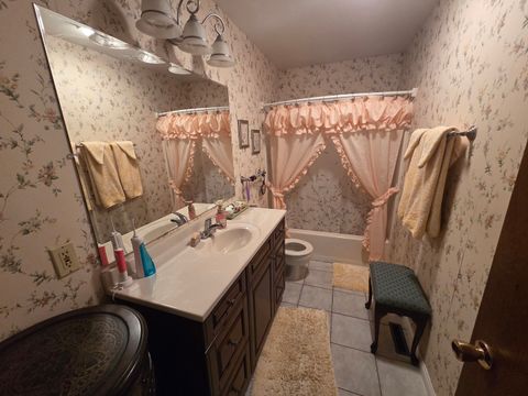 Tiny photo for 15 Ridgeland Avenue, Fox Lake, IL 60020 (MLS # 12624796)