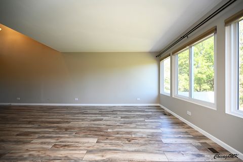 Tiny photo for 425 Locksley Drive, Streamwood, IL 60107 (MLS # 12615699)