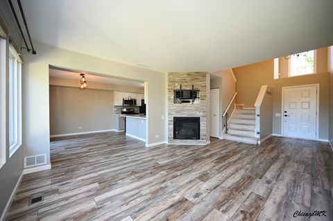 Tiny photo for 425 Locksley Drive, Streamwood, IL 60107 (MLS # 12615699)