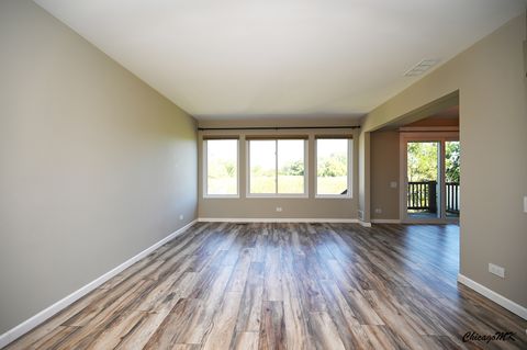 Tiny photo for 425 Locksley Drive, Streamwood, IL 60107 (MLS # 12615699)