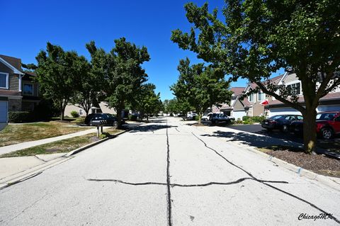 Tiny photo for 425 Locksley Drive, Streamwood, IL 60107 (MLS # 12615699)