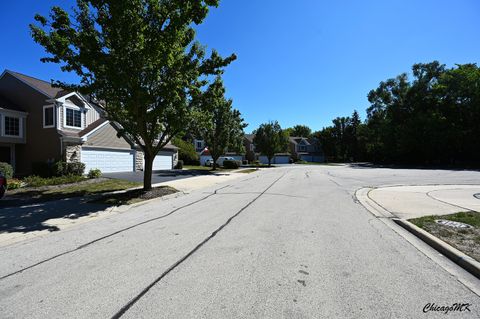 Tiny photo for 425 Locksley Drive, Streamwood, IL 60107 (MLS # 12615699)