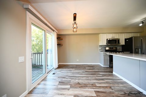 Tiny photo for 425 Locksley Drive, Streamwood, IL 60107 (MLS # 12615699)