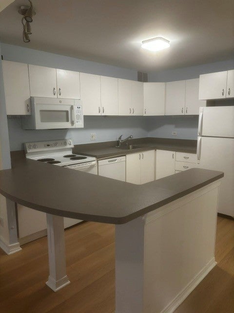 211 E OHIO Street 611