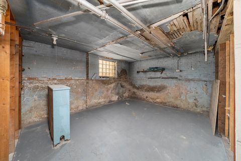 Tiny photo for 7643 S Paxton Avenue, Chicago, IL 60649 (MLS # 12562866)