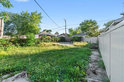 Tiny photo for 7643 S Paxton Avenue, Chicago, IL 60649 (MLS # 12562866)