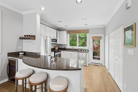 Tiny photo for 2835 N Wolcott Avenue #F, Chicago, IL 60657 (MLS # 12762132)