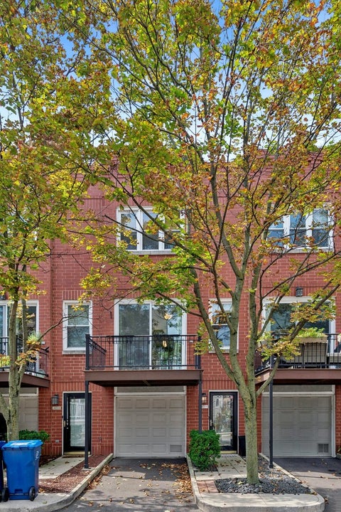 Photo of 2835 N Wolcott Avenue #F, Chicago, IL 60657 (MLS # 12762132)
