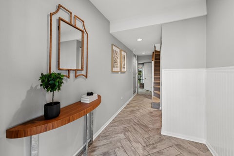 Tiny photo for 2835 N Wolcott Avenue #F, Chicago, IL 60657 (MLS # 12762132)