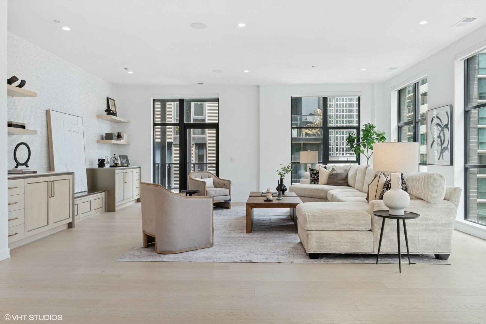 128 S Green Street 5AB