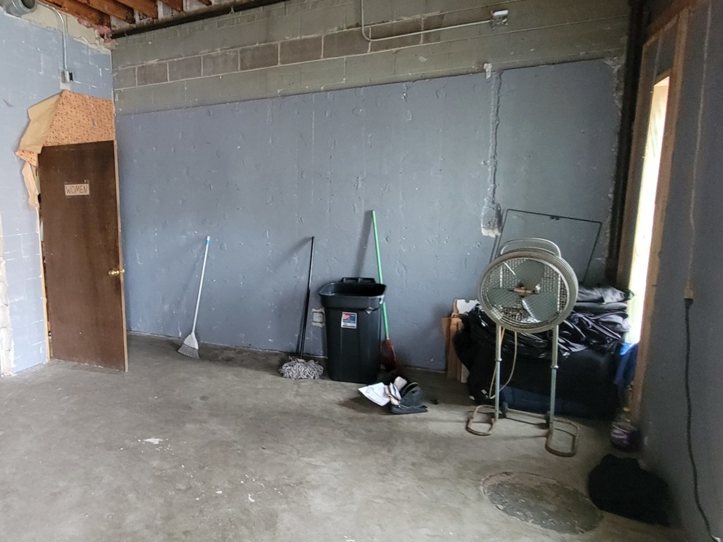 4447 W Belmont Avenue