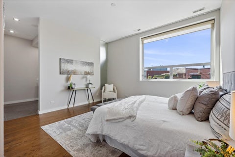 Tiny photo for 1750 N Clybourn Avenue #402, Chicago, IL 60614 (MLS # 12772044)