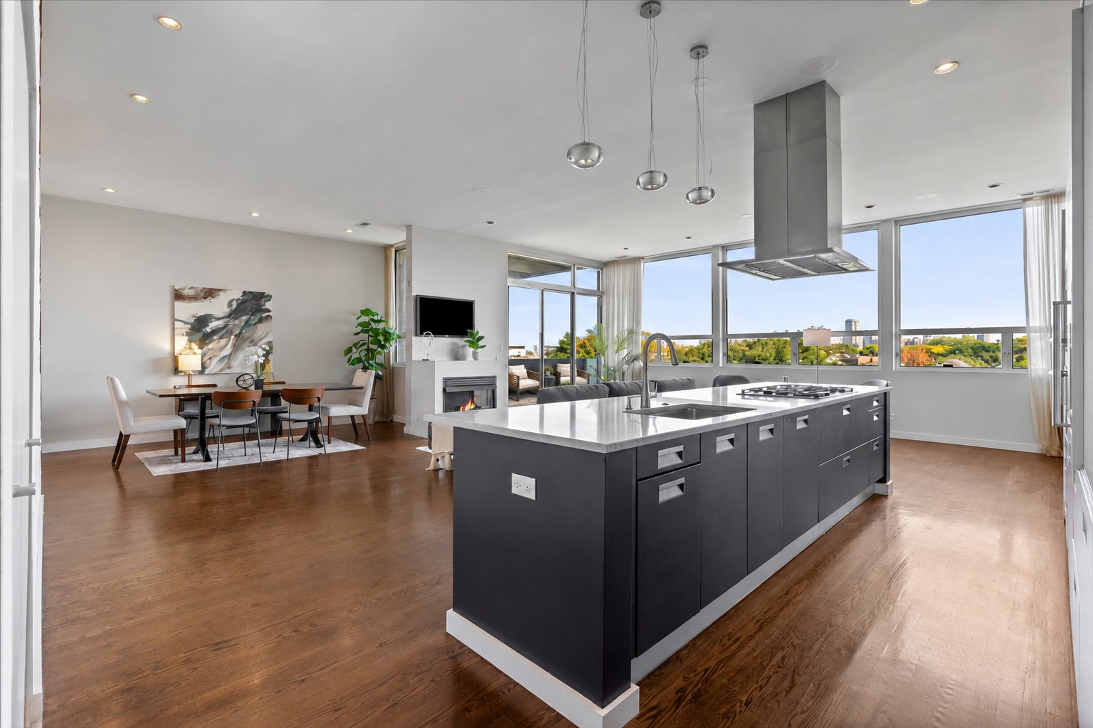 1750 N Clybourn Avenue 402