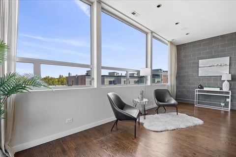 Tiny photo for 1750 N Clybourn Avenue #402, Chicago, IL 60614 (MLS # 12772044)